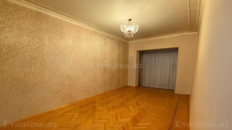 Satılır 4 otaqlı Mənzil Köhnə tikili 110 m² 4-cü mikrorayon