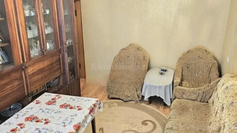 Satılır 2 otaqlı Mənzil Köhnə tikili 60 m² Suraxanı r. - şəkil 2