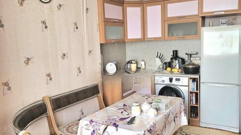 Satılır 2 otaqlı Mənzil Köhnə tikili 60 m² Suraxanı r. - şəkil 3