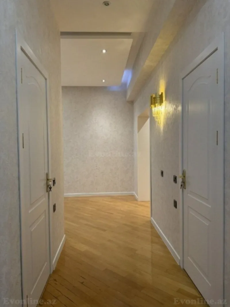 Satılır 3 otaqlı Mənzil Yeni tikili 140 m² Elmlər Akademiyası m. - şəkil 16