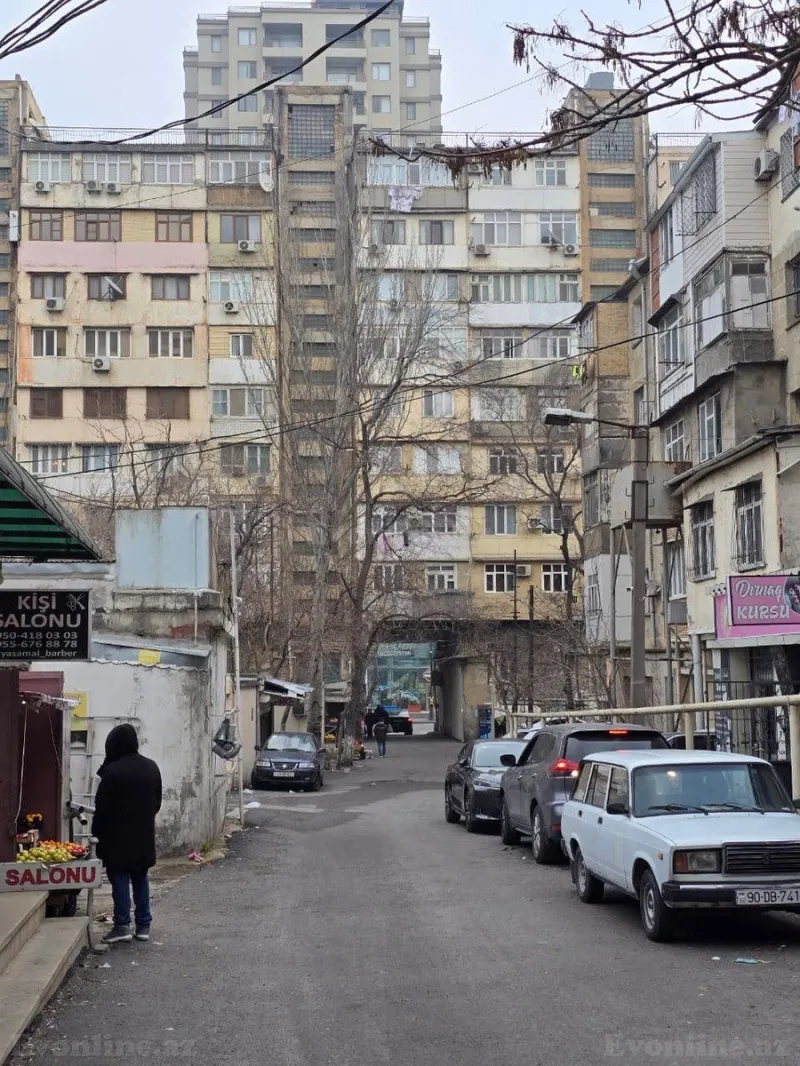 Satılır 2 otaqlı Mənzil Köhnə tikili 60 m² İnşaatçılar m.