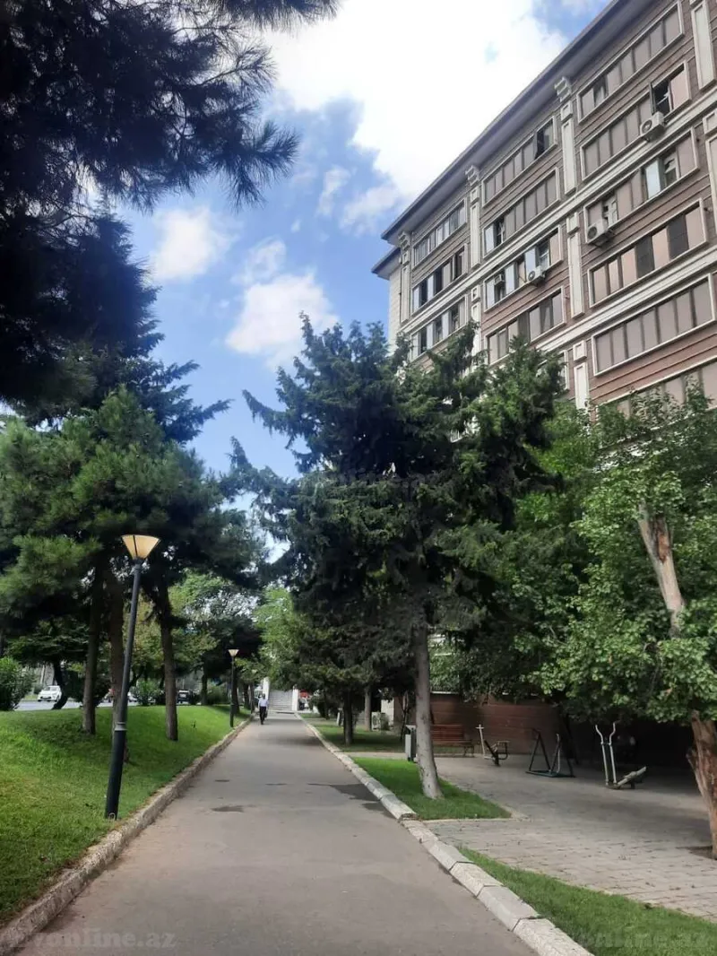 Satılır 2 otaqlı Mənzil Köhnə tikili 43 m² 8-ci mikrorayon