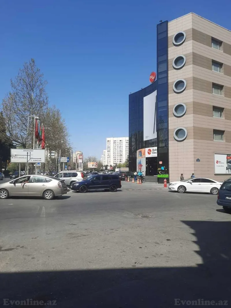 Satılır 2 otaqlı Mənzil Köhnə tikili 43 m² 8-ci mikrorayon - şəkil 2