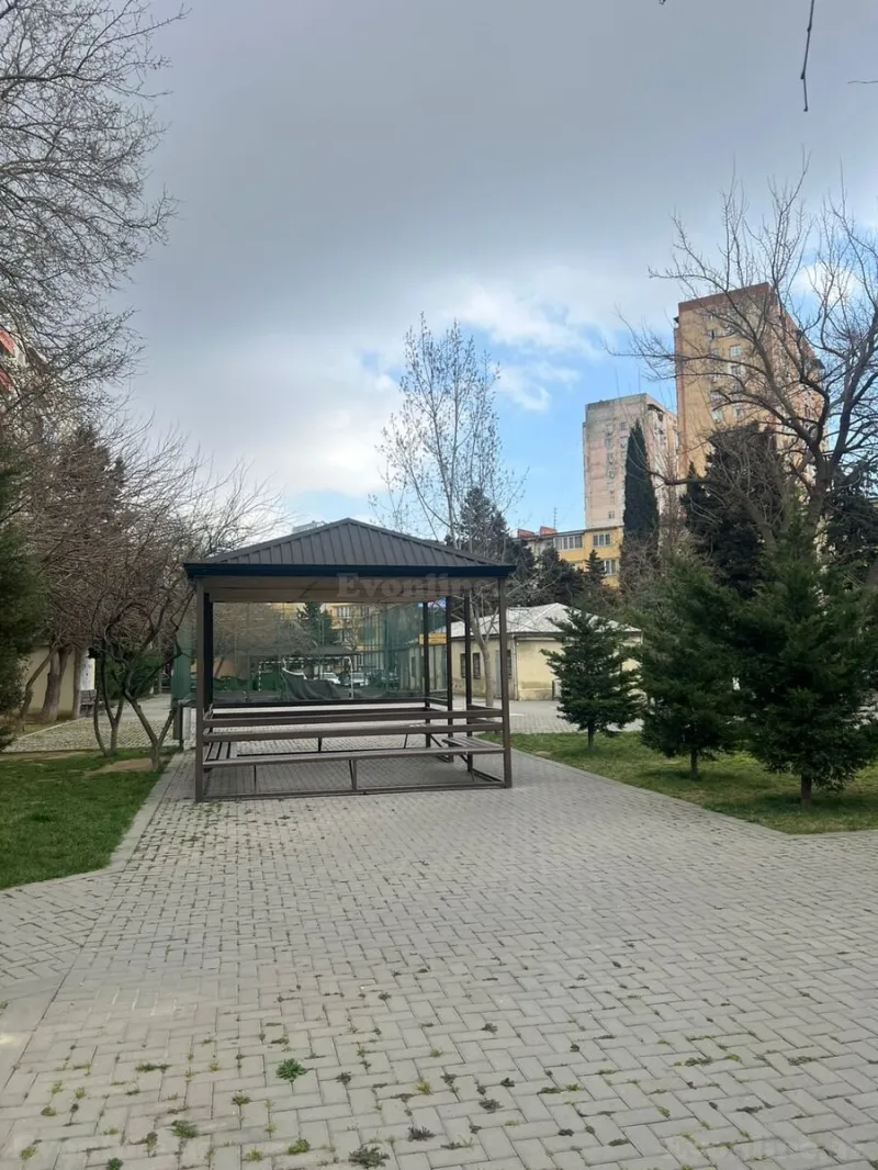 Kirayə verilir 2 otaqlı Mənzil Köhnə tikili 60 m² Qara Qarayev m.