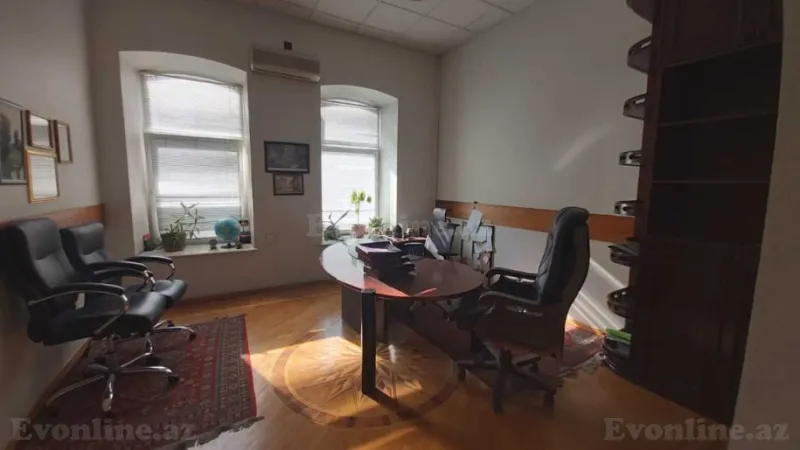 Bakı, Səbail r., İçərişəhər m.da 4 otaqlı ofis kirayə verilir