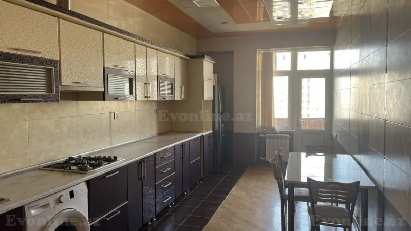 Kirayə verilir 3 otaqlı Mənzil Yeni tikili 160 m² Nərimanov r. - şəkil 7