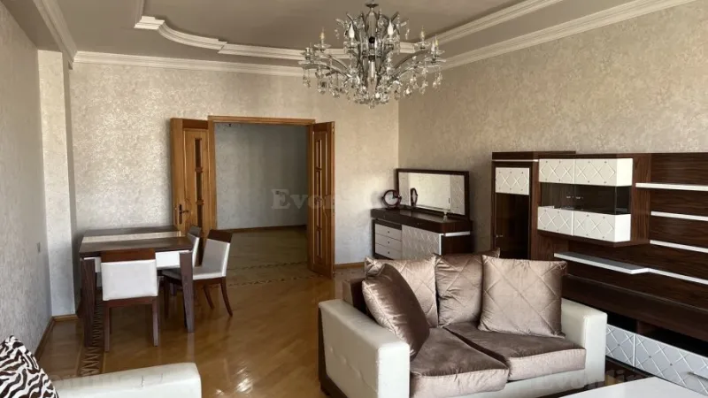 Kirayə verilir 3 otaqlı Mənzil Yeni tikili 160 m² Nərimanov r. - şəkil 8