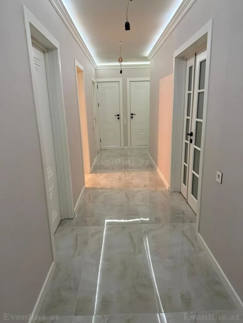 Satılır 4 otaqlı Mənzil Köhnə tikili 130 m² Xalqlar Dostluğu m. - şəkil 15