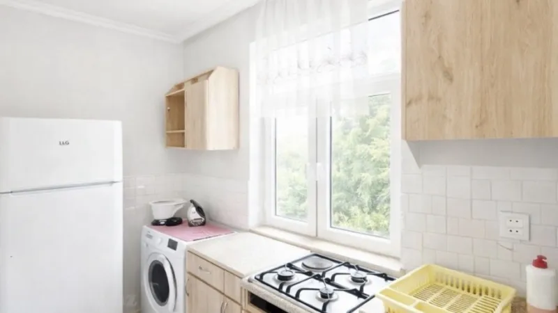 Kirayə verilir 2 otaqlı Mənzil Köhnə tikili 33 m² 4-cü mikrorayon - şəkil 2