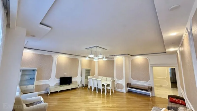 Kirayə verilir 4 otaqlı Mənzil Yeni tikili 190 m² Gənclik m. - şəkil 2