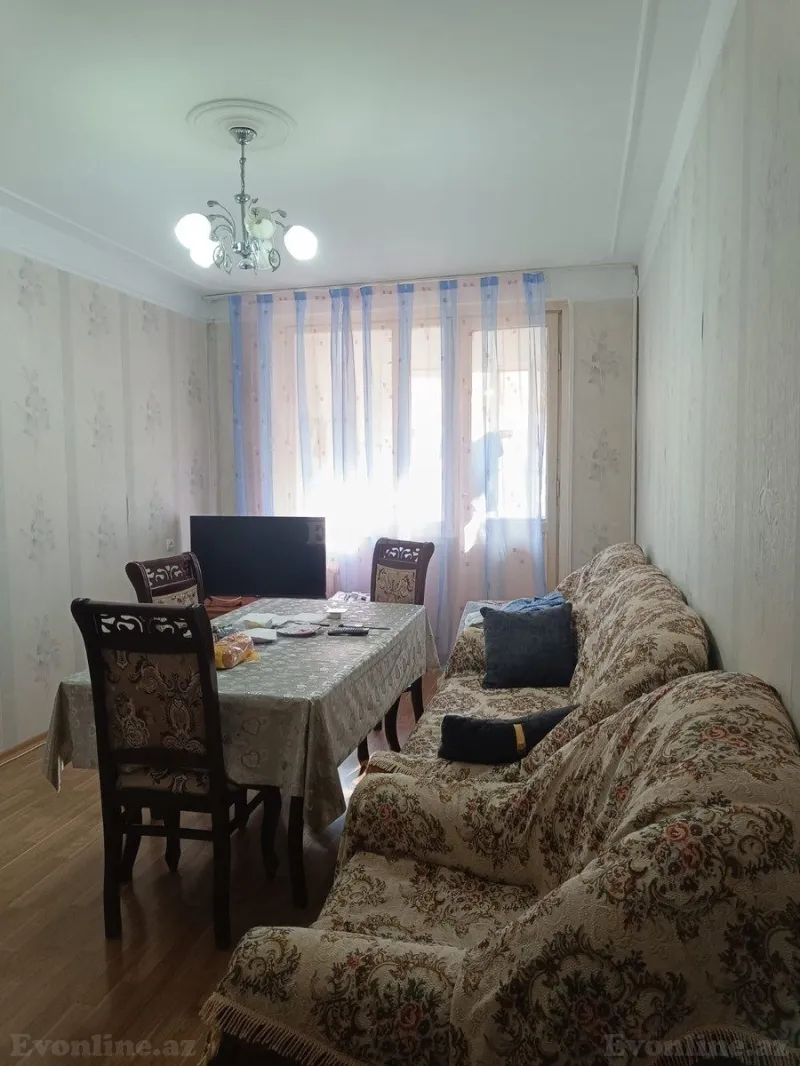 Satılır 3 otaqlı Mənzil Köhnə tikili 85 m² 8-ci mikrorayon