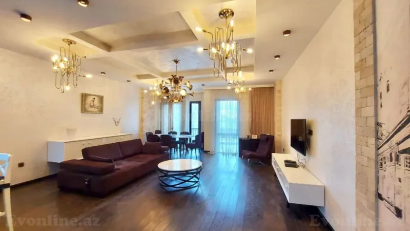 Bakı, Səbail r., Sahil m.da 2 otaqlı mənzil kirayə verilir