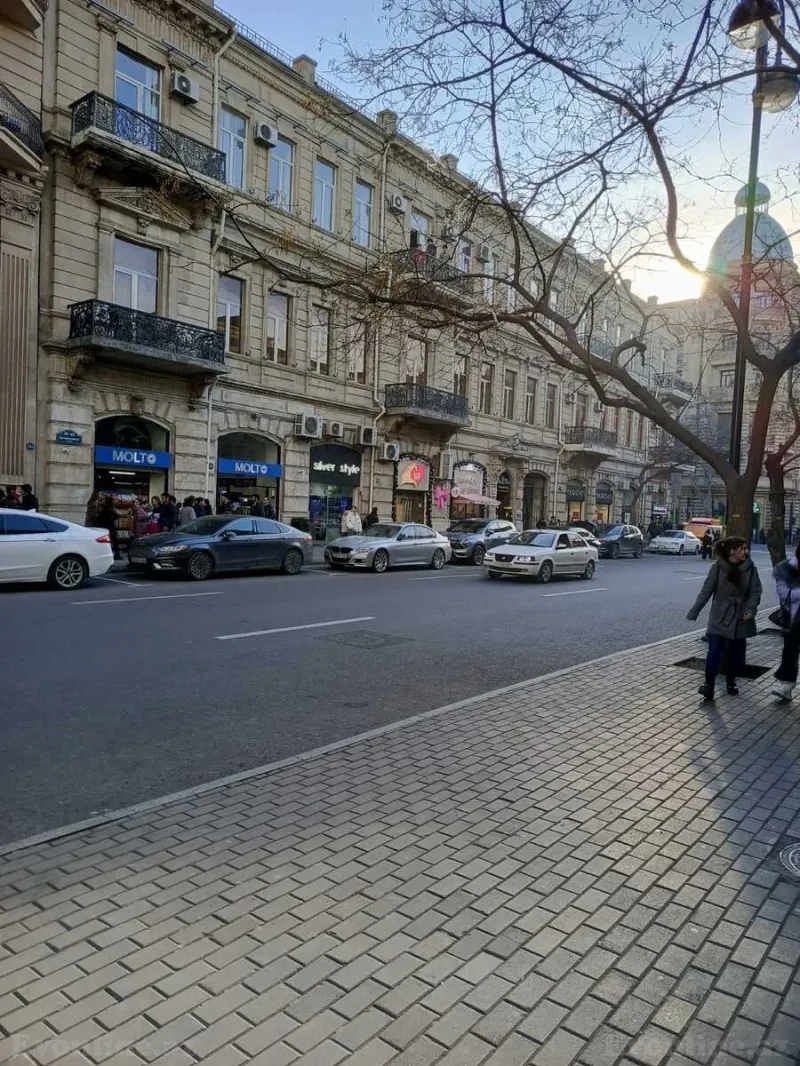 Kirayə verilir 2 otaqlı Mənzil Köhnə tikili 40 m² Sahil m.