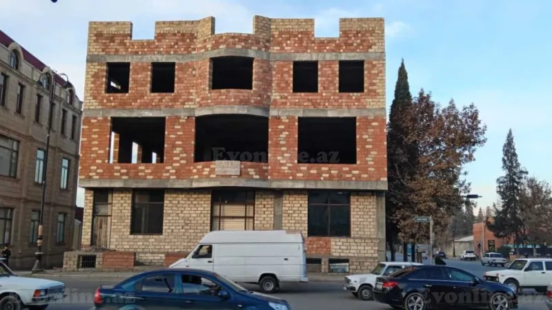 Obyekt 3000 m² Gəncə Satılır