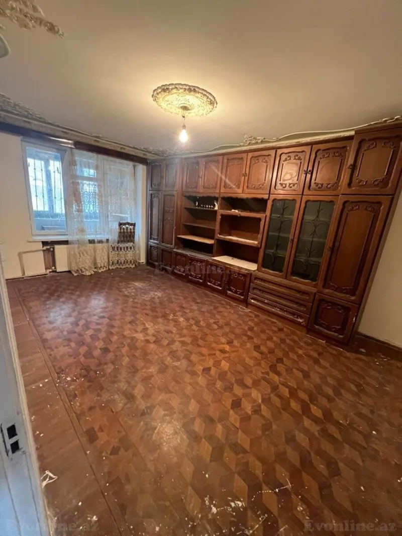 Satılır 3 otaqlı Mənzil Köhnə tikili 80 m² Nəsimi r.