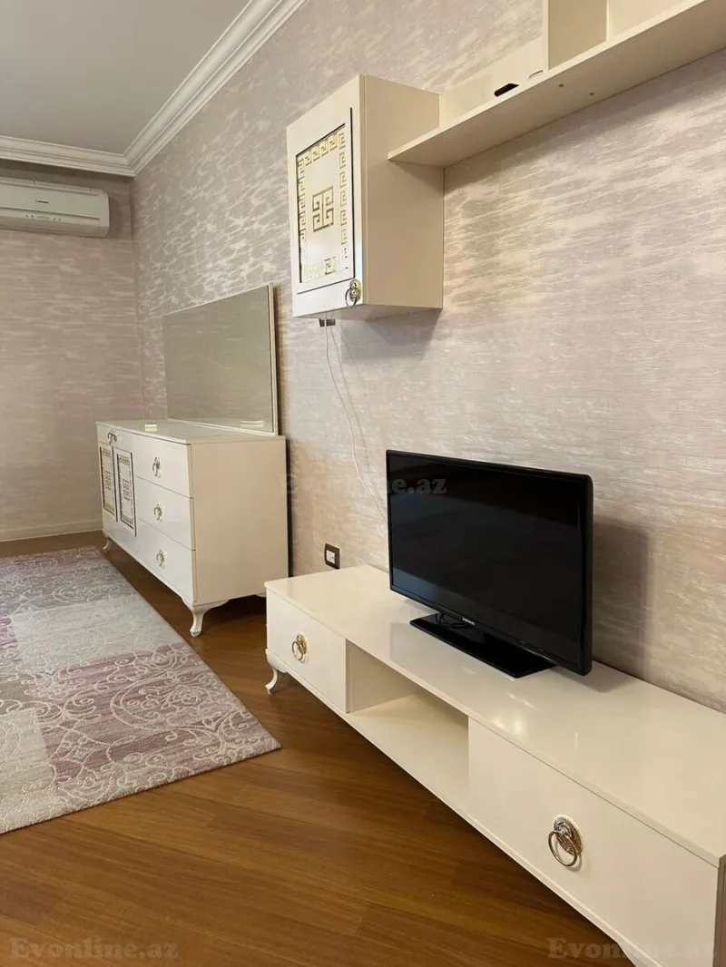 Kirayə verilir 3 otaqlı Mənzil Yeni tikili 120 m² Nərimanov r. - şəkil 4