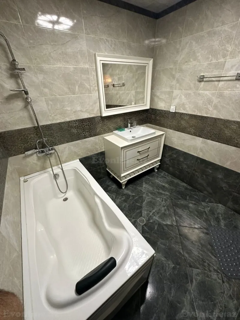 Kirayə verilir 3 otaqlı Mənzil Yeni tikili 120 m² Nərimanov r. - şəkil 16