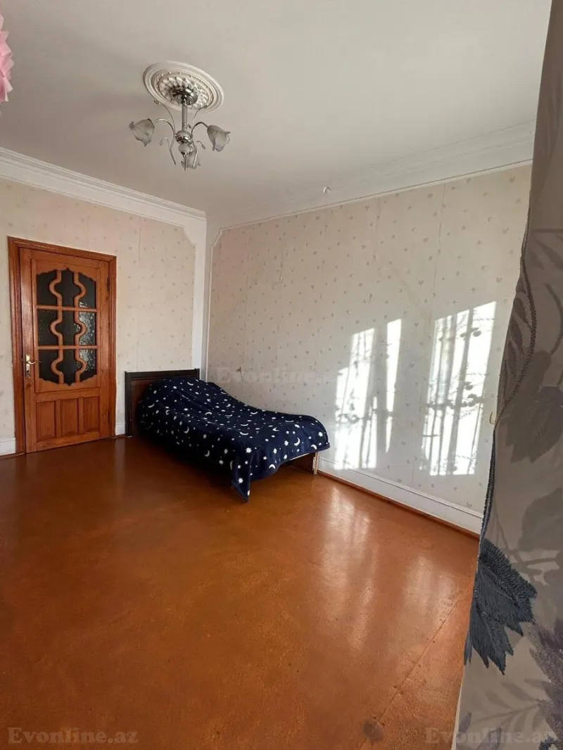 Satılır 4 otaqlı Mənzil Köhnə tikili 110 m² Yasamal r.