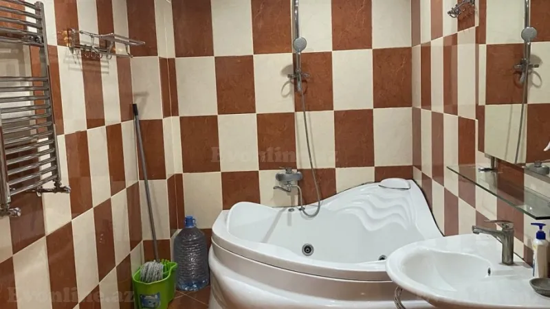 Satılır 2 otaqlı Mənzil Yeni tikili 105 m² 28 May m.