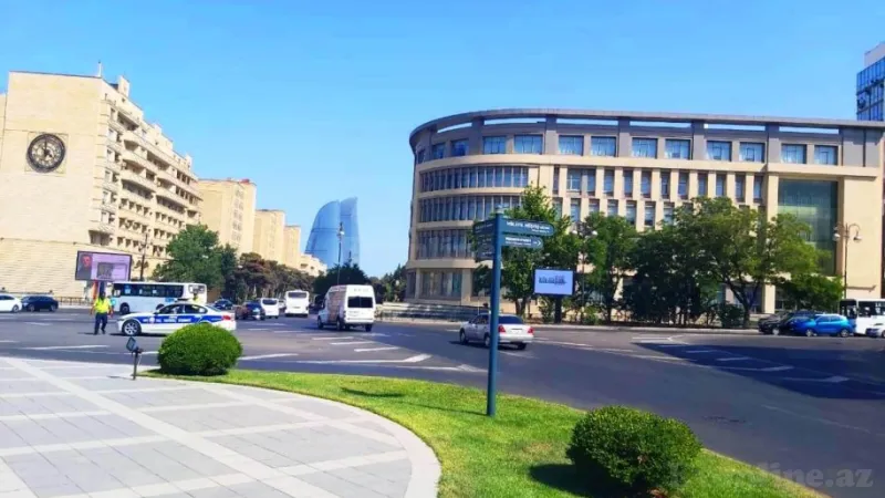 Satılır 2 otaqlı Mənzil Köhnə tikili 65 m² Elmlər Akademiyası m.