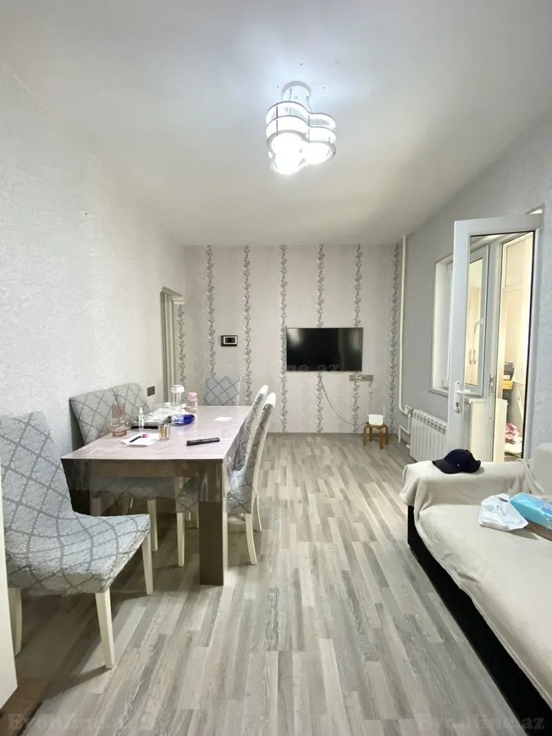 Satılır 2 otaqlı Mənzil Köhnə tikili 50 m² Gənclik m. - şəkil 2