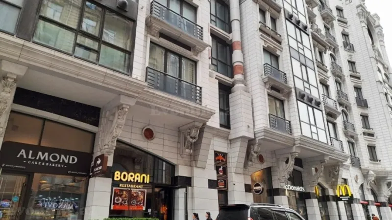 Kirayə verilir 4 otaqlı Mənzil Yeni tikili 220 m² Sahil m.