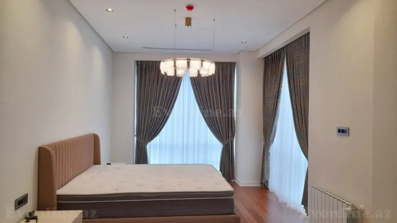 Kirayə verilir 4 otaqlı Mənzil Yeni tikili 220 m² Sahil m. - şəkil 13