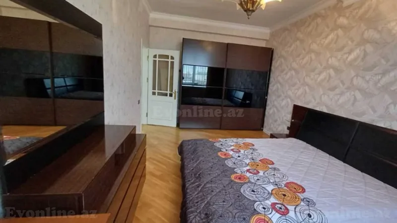 Kirayə verilir 3 otaqlı Mənzil Yeni tikili 140 m² Nizami m.