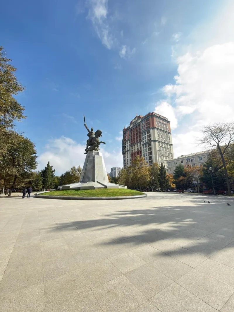 Satılır 3 otaqlı Mənzil Yeni tikili 120 m² Nərimanov r. - şəkil 2