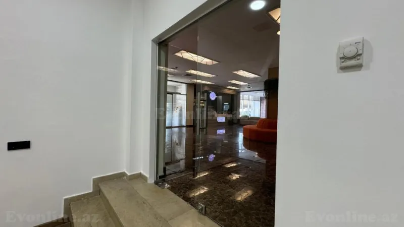 Kirayə verilir Ofis 36 m² Nərimanov r. - şəkil 6