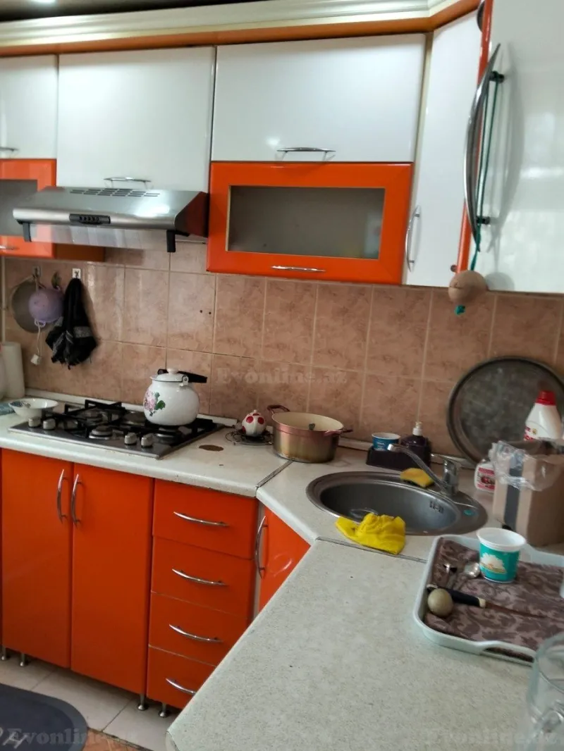 Satılır 2 otaqlı Mənzil Köhnə tikili 57 m² Yasamal r. - şəkil 4