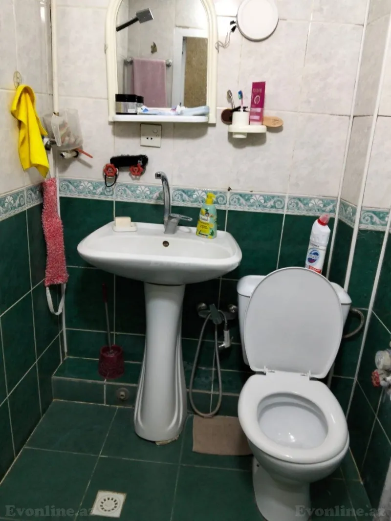 Satılır 2 otaqlı Mənzil Köhnə tikili 57 m² Yasamal r. - şəkil 5