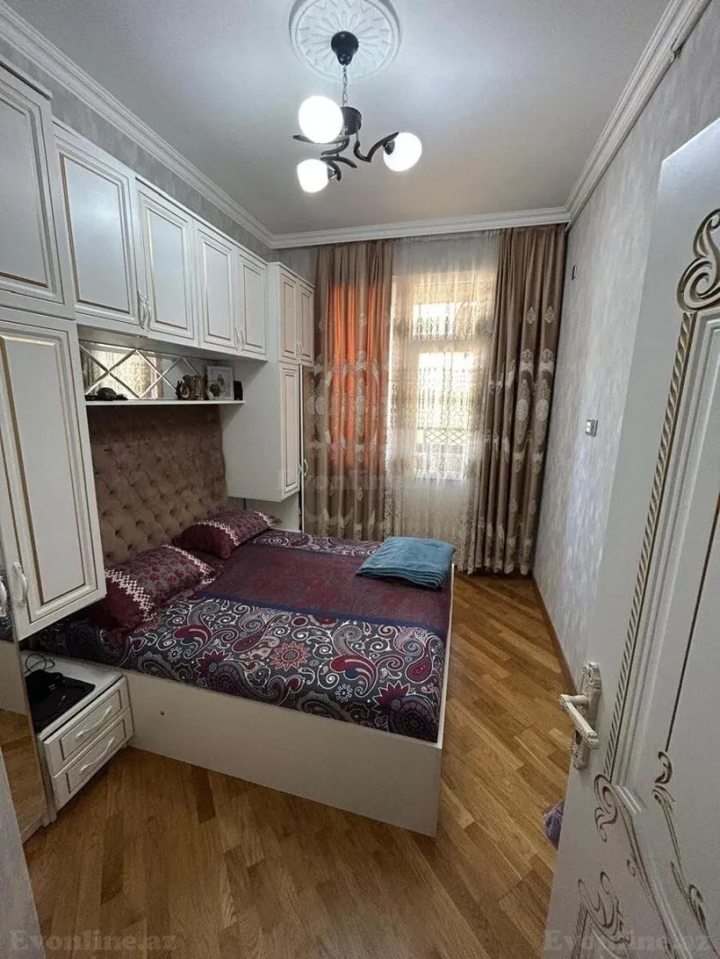 Satılır 2 otaqlı Mənzil Yeni tikili 55 m² Massiv D
