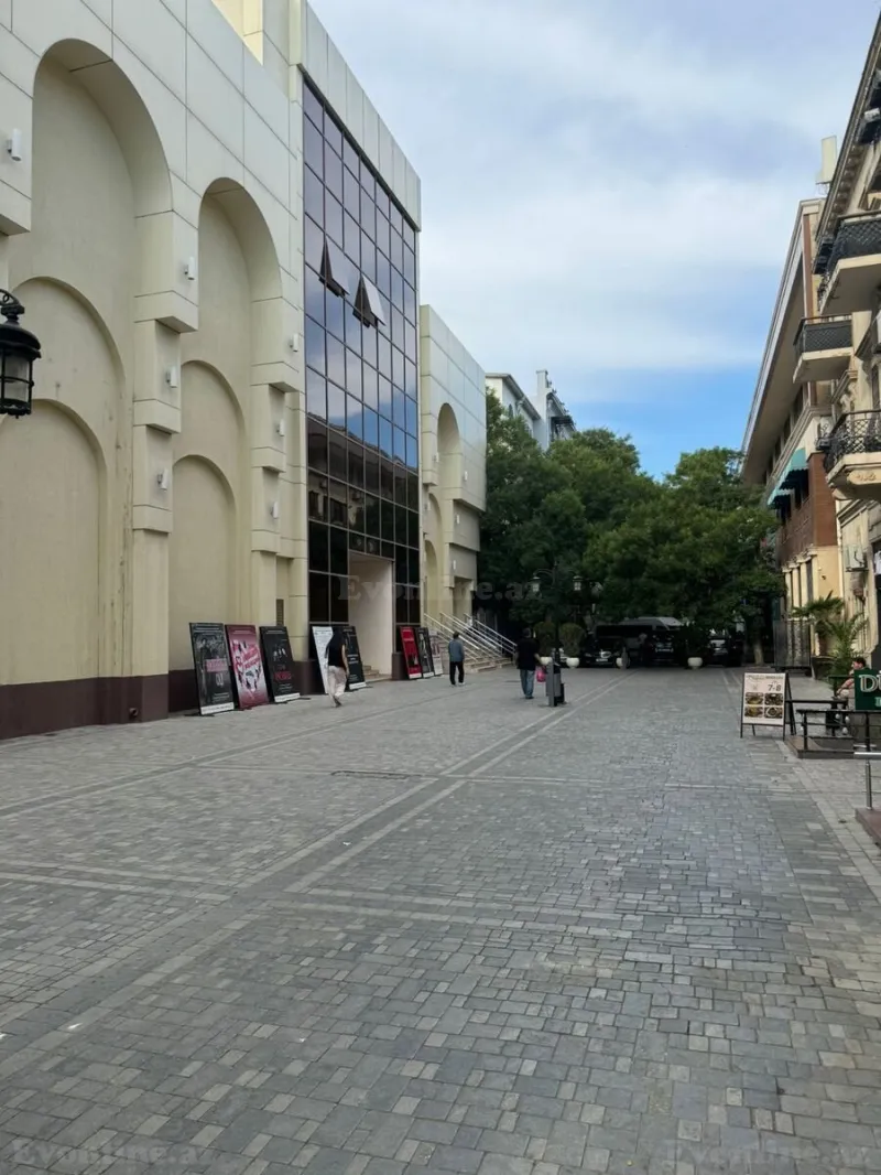 Satılır 1 otaqlı Mənzil Köhnə tikili 40 m² Sahil m. - şəkil 2