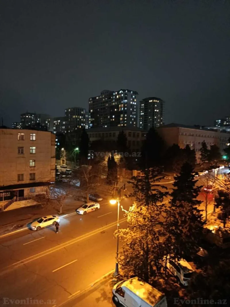 Bakı, Yasamal r., İnşaatçılar m.da 1 otaqlı mənzil satılır