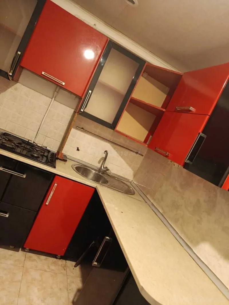 Satılır 1 otaqlı Mənzil Köhnə tikili 30 m² İnşaatçılar m. - şəkil 2