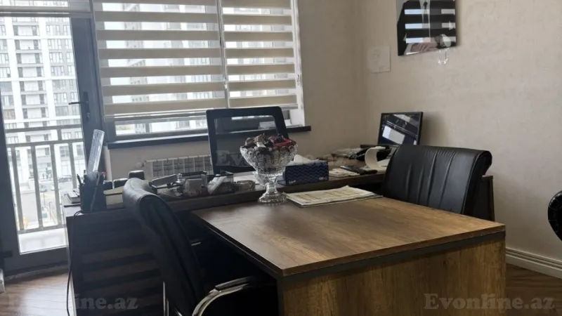 Kirayə verilir Ofis 220 m² Koroğlu m.