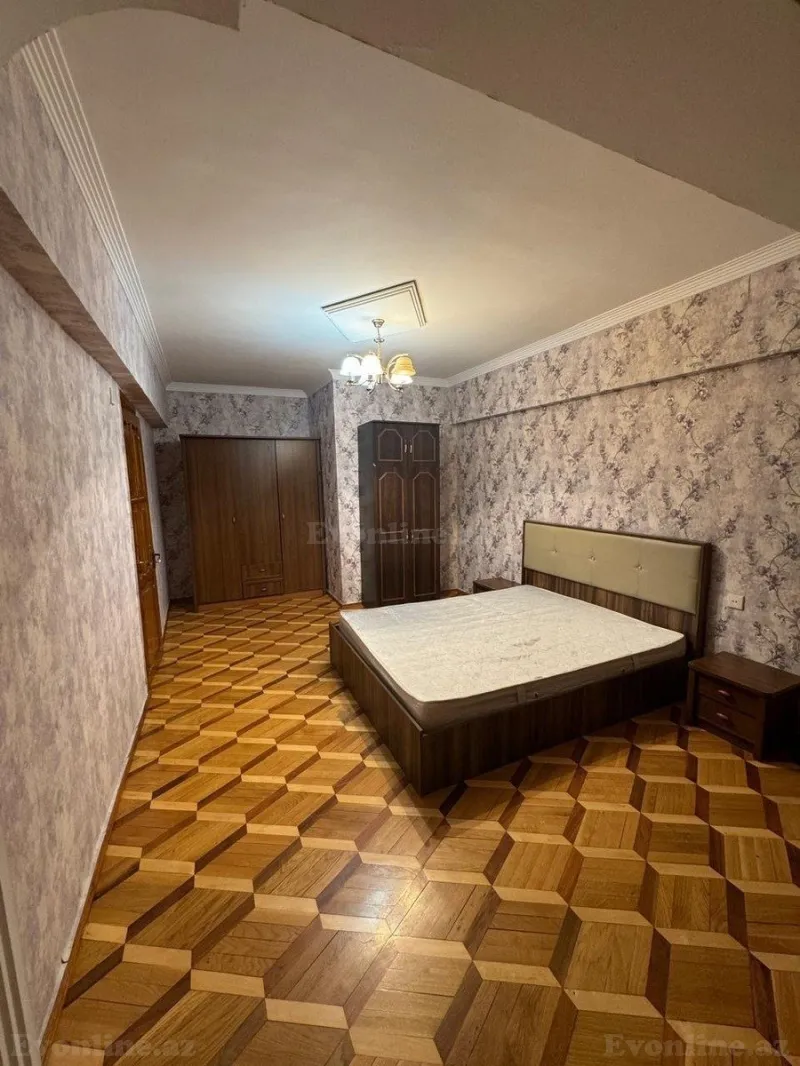 Satılır 3 otaqlı Mənzil Köhnə tikili 90 m² Gənclik m. - şəkil 4