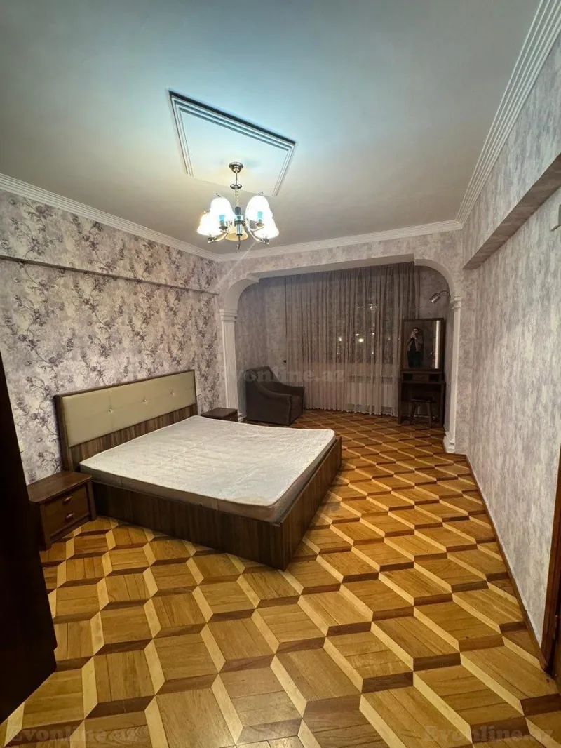 Satılır 3 otaqlı Mənzil Köhnə tikili 90 m² Gənclik m. - şəkil 5