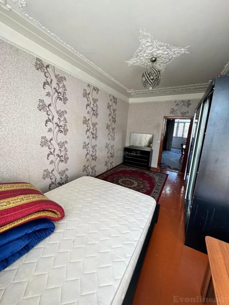 Satılır 2 otaqlı Mənzil Köhnə tikili 52 m² 4-cü mikrorayon - şəkil 3