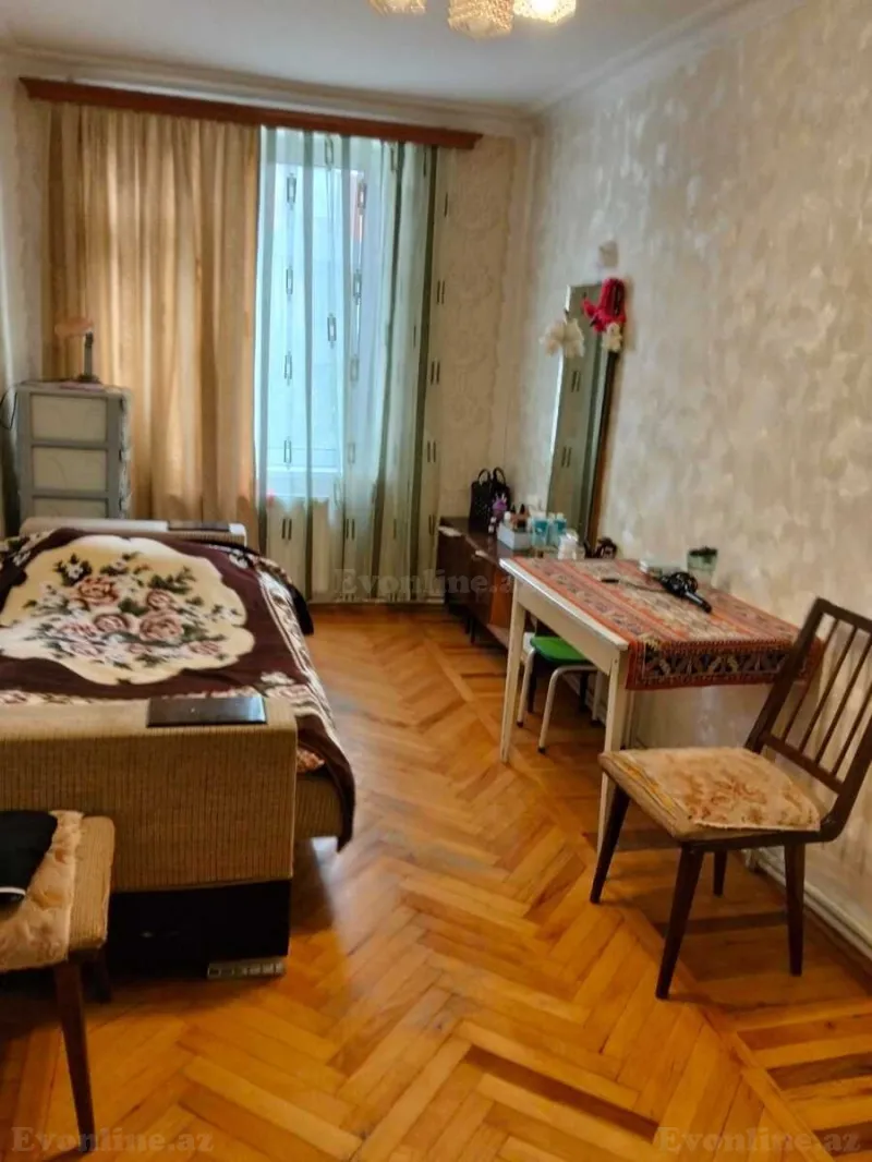 Satılır 3 otaqlı Mənzil Köhnə tikili 70 m² Elmlər Akademiyası m. - şəkil 2