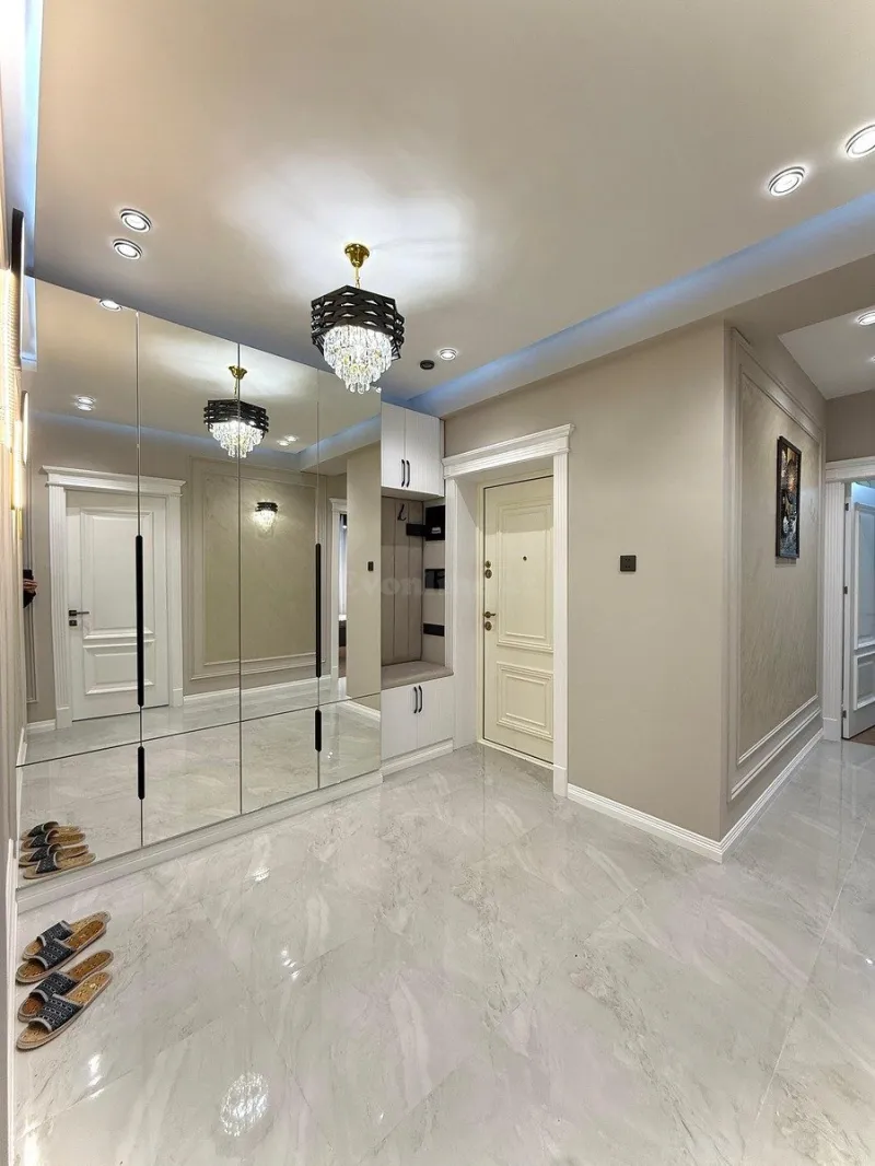 Satılır 4 otaqlı Mənzil Yeni tikili 140 m² Nəsimi r. - şəkil 3