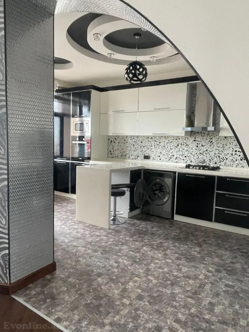 Satılır 3 otaqlı Mənzil Yeni tikili 148 m² 8 Noyabr m. - şəkil 6