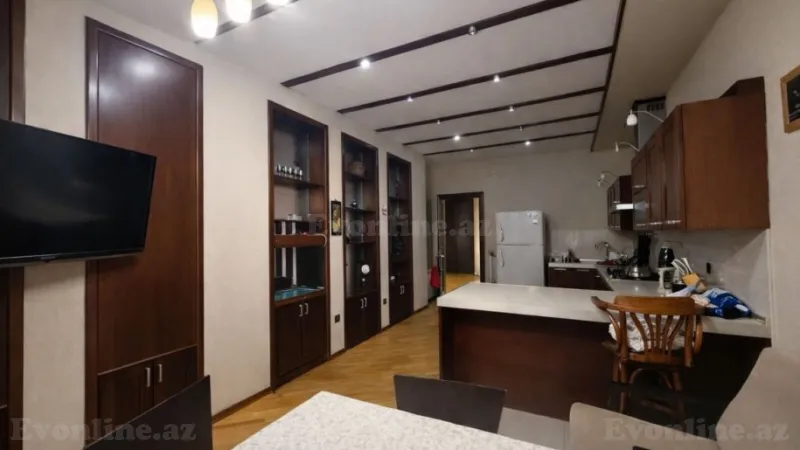 Satılır 3 otaqlı Mənzil Yeni tikili 185 m² 28 May m. - şəkil 16