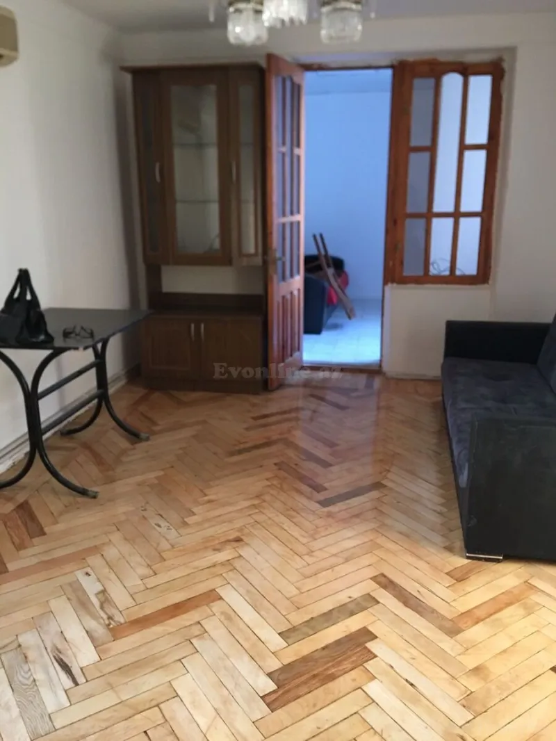 Satılır 2 otaqlı Mənzil Köhnə tikili 40 m² Elmlər Akademiyası m.