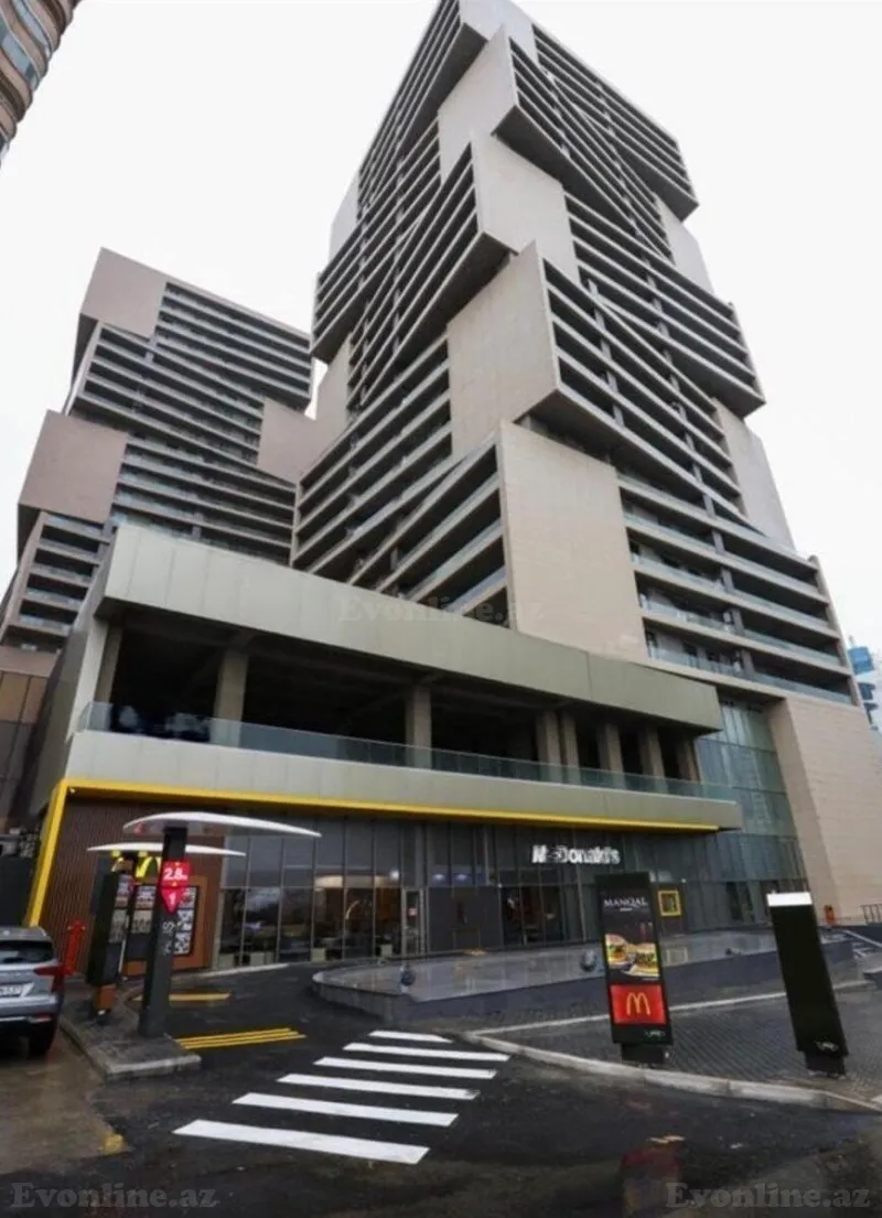 Kirayə verilir 3 otaqlı Mənzil Yeni tikili 150 m² 8 Noyabr m.