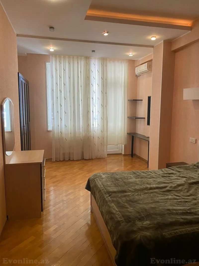 Satılır 2 otaqlı Mənzil Yeni tikili 110 m² 28 May m.