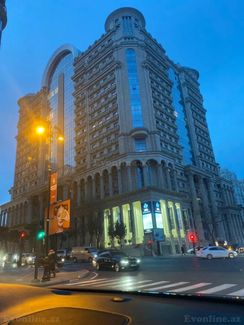 Satılır 2 otaqlı Mənzil Yeni tikili 107.2 m² Elmlər Akademiyası m.