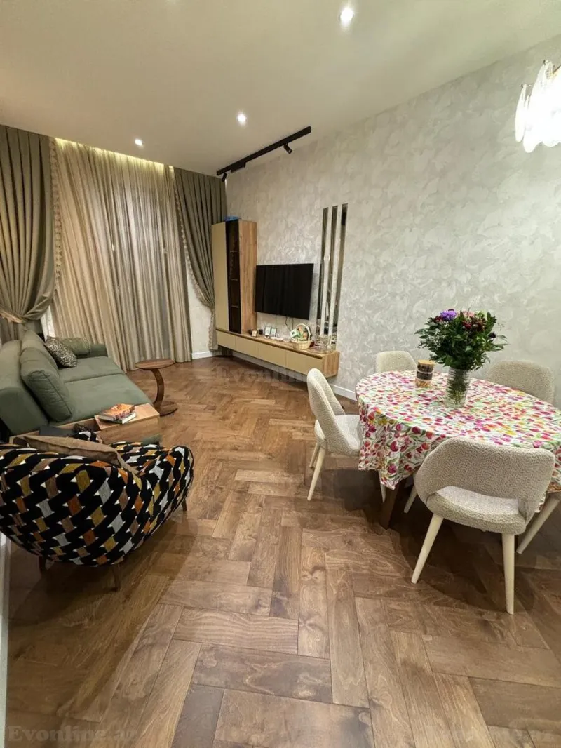 Satılır 2 otaqlı Mənzil Köhnə tikili 60 m² 28 May m.
