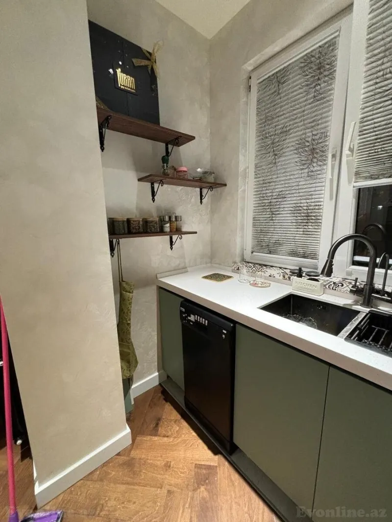 Satılır 2 otaqlı Mənzil Köhnə tikili 60 m² 28 May m. - şəkil 2